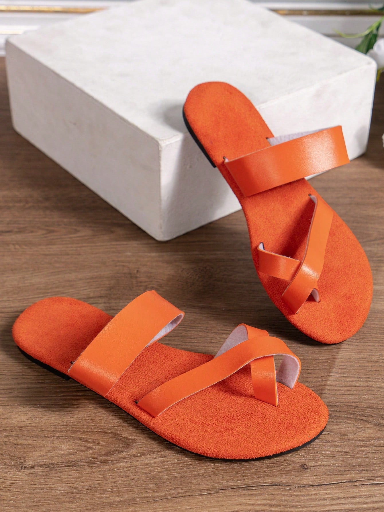 2024 Summer Ladies Fashion Outdoor Flat Sandals With Toe Ring-Orange-4