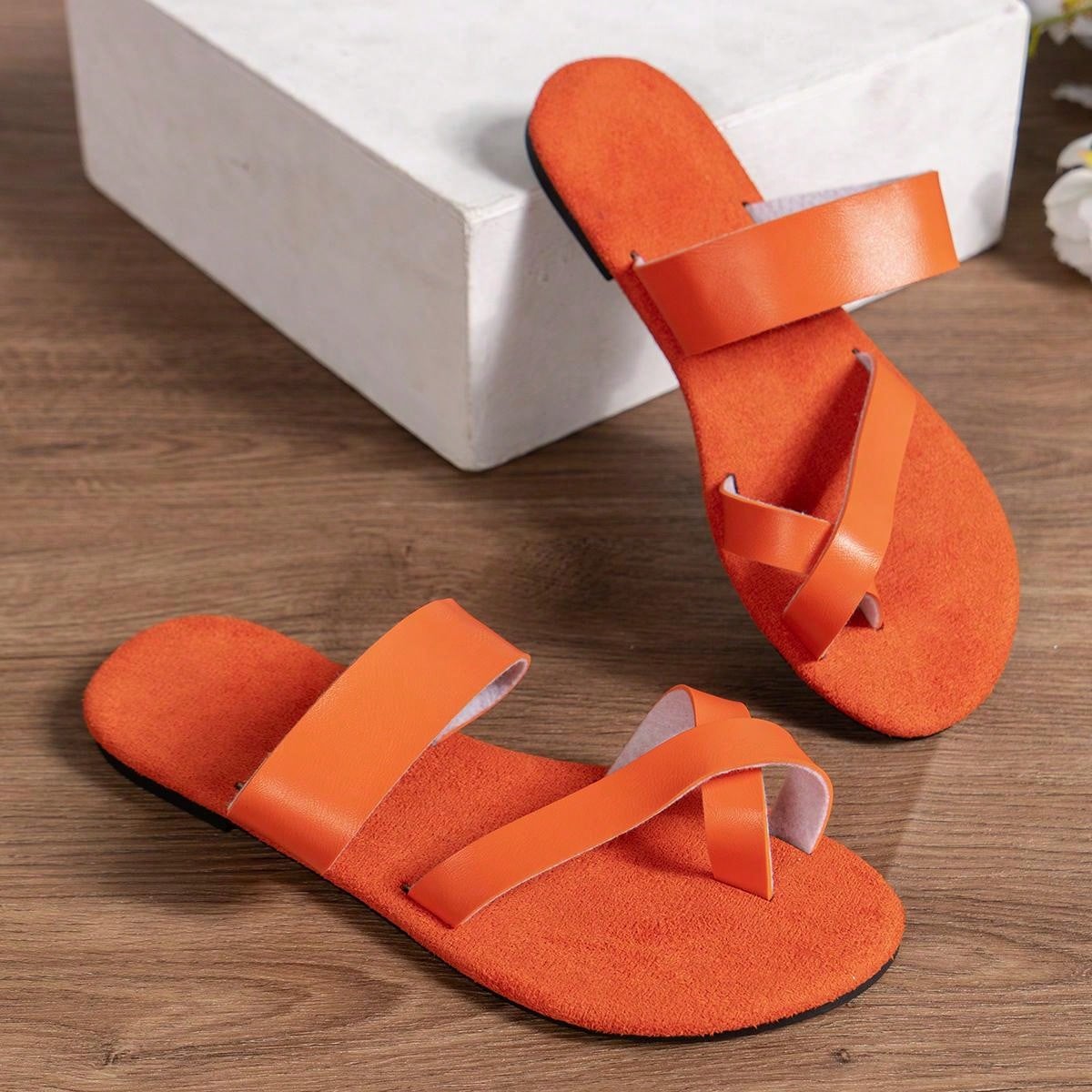 2024 Summer Ladies Fashion Outdoor Flat Sandals With Toe Ring-Orange-9