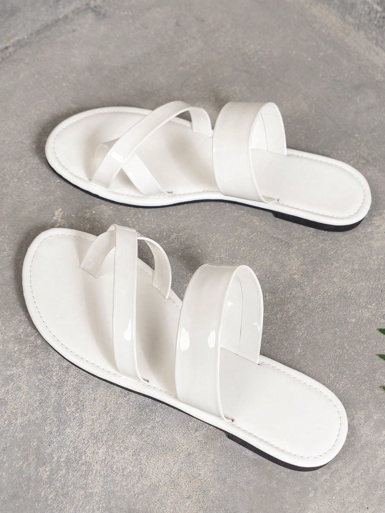 2024 Summer Women Fashion Outdoor Flat Flip Flops With Toe Strap-White Shiny Leather-5