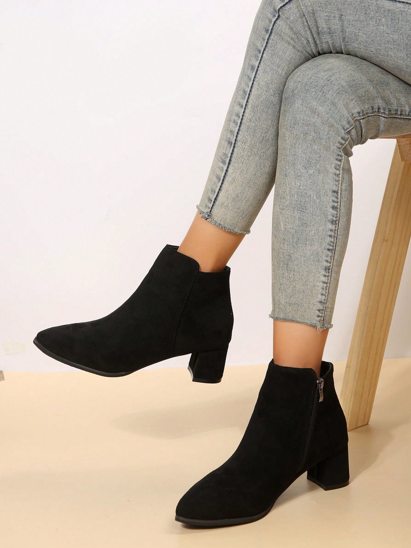 Fashionable Boots For Women-Black-1