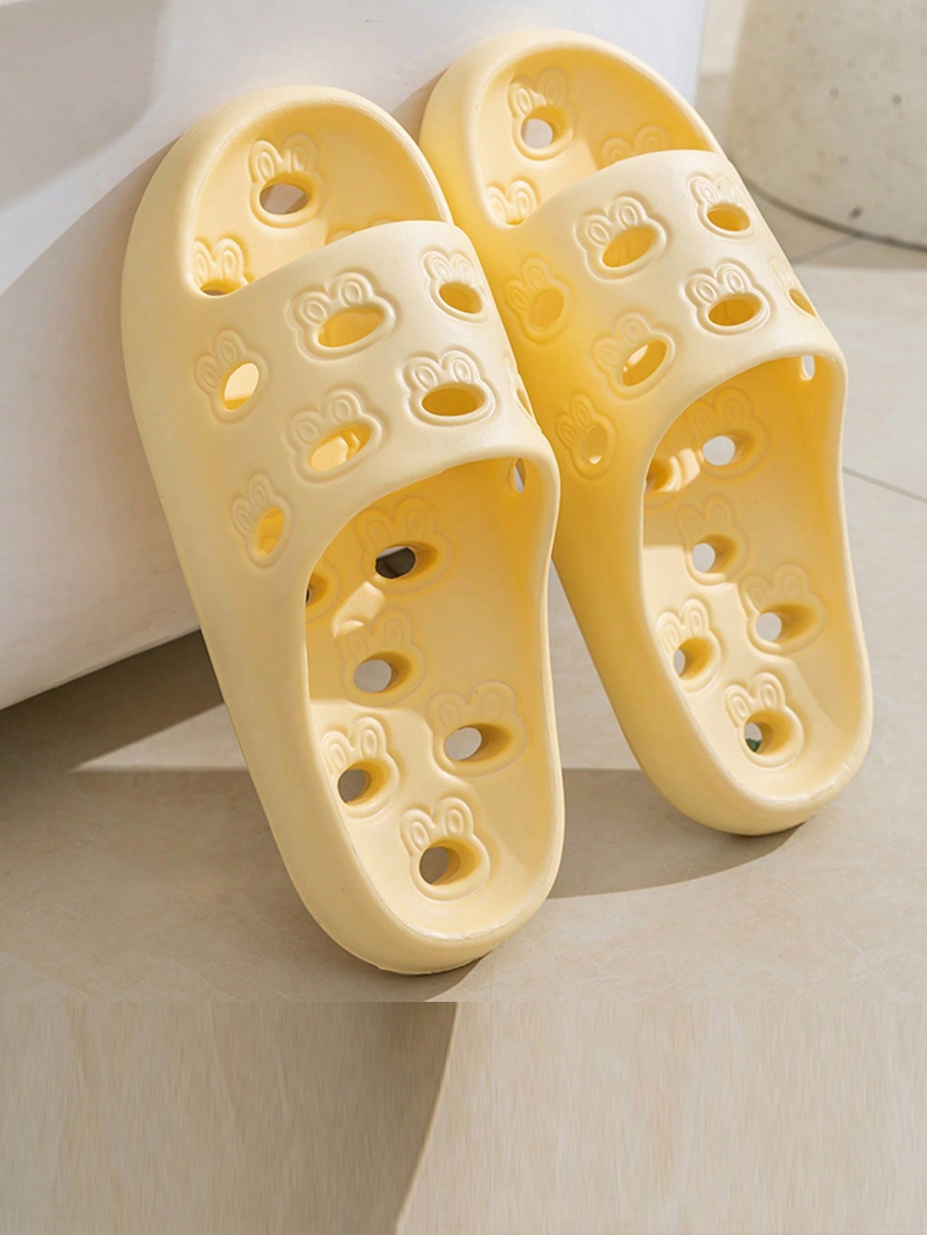 1 Pair Of Women'S Sandals And Slippers For Bathing, Non-Slip And Leaking, Household Holes, Hollow Bathroom Soft-Soled Eva Slippers For Summer-Yellow-2